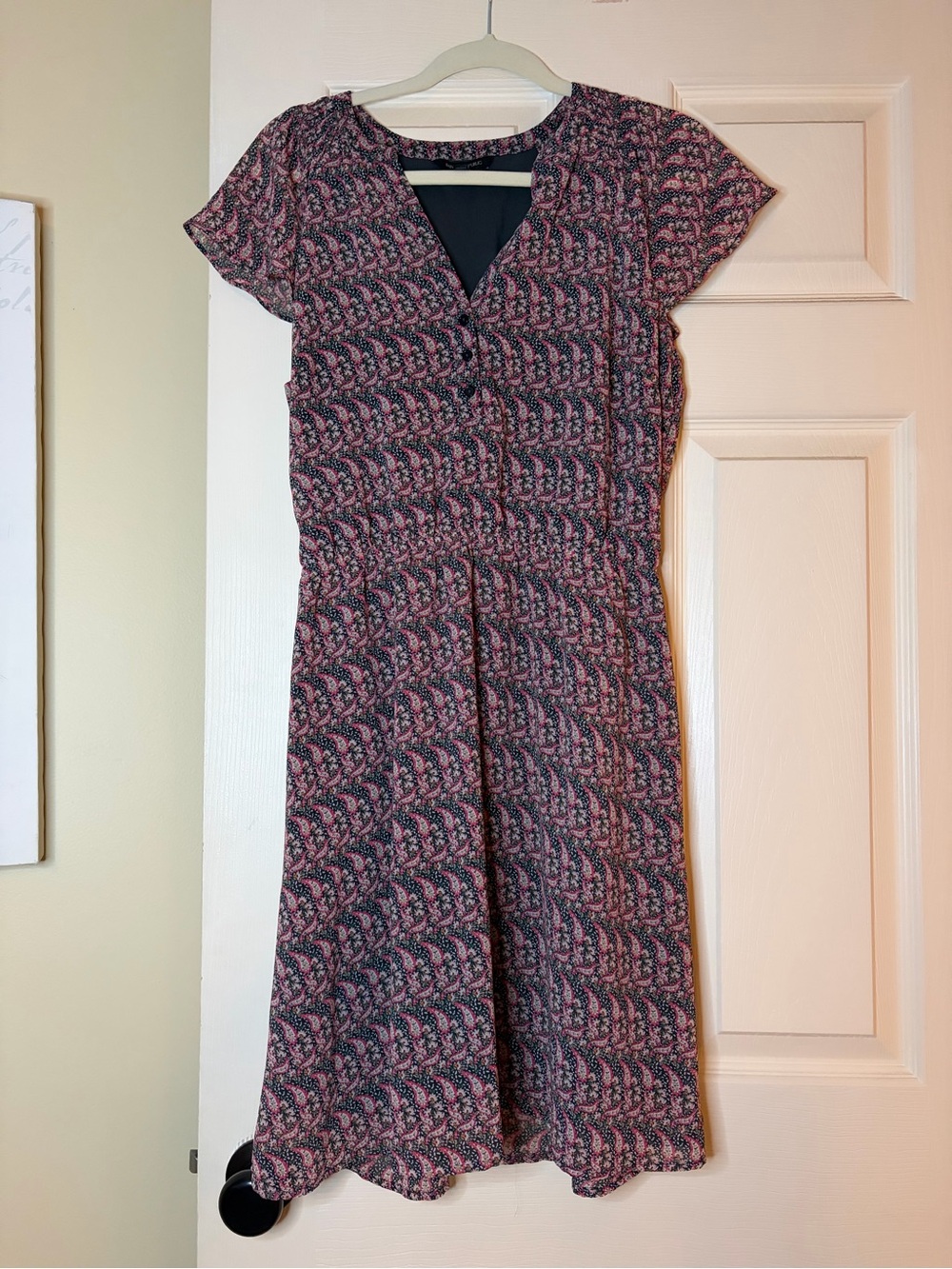 Banana Republic Women's Pink Patterned Short-Sleeve V-Neck Dress